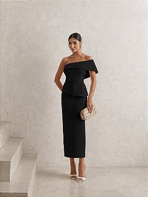 VESTIDO OMBRO SÓ  DETALHE PEPLUM NA CINTURA COM CINTO PRETO