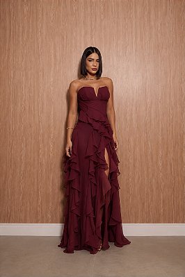 VESTIDO LONGO CHIFFON TOMARA QUE CAIA C/ DECOTE CORAÇÃO DETALHE DRAPEADO BUSTO SAIA C/ BABADOS CASCATA MARSALA