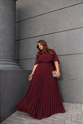 VESTIDO LONGO ALÇA LARGA PLISSADO MANGA CAPA PLISSADA  MARSALA