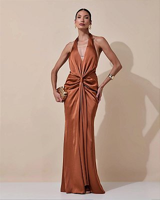 VESTIDO LONGO SEDA DECOTE V FRENTE ÚNICA COSTAS NUA DETLAHE DRAPEADO FRENTE MOCHA MOUSSE