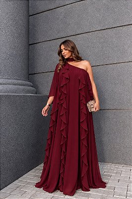 VESTIDO LONGO CHIFFON UM OMBRO SÓ MANGA LONGA BABADOS VERTICAIS FRENTE MARSALA