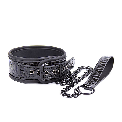 Coleira Premium com Acabamento Brilhante em Alto Relevo, Forro Interno e Guia com Corrente de Metal e Alça