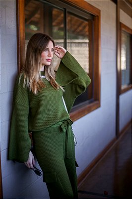 CONJUNTO CALÇA CARGO E BLUSA EM TRICOT