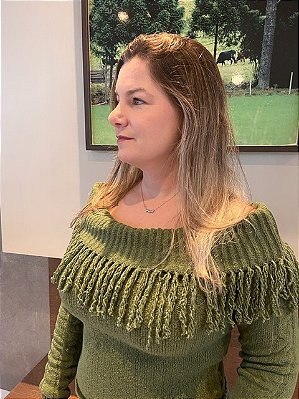 CROPPED OMBRO A OMBRO COM FRANJA EM TRICOT