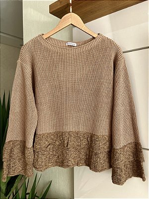 BLUSA COM BARRADO DE BABADO EM TRICOT