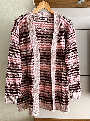 CARDIGÃ LISTRADO EM TRICOT