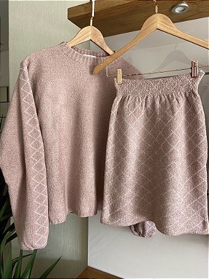 CONJUNTO DE SAIA E BLUSA EM TRICOT
