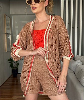 CONJUNTO DE SHORTS E CARDIGÃ EM TRICOT