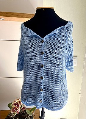 BLUSA RENDADA COM BOTÕES EM TRICOT