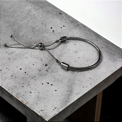 Pulseira de Aço Berloques Prateada Ajustável