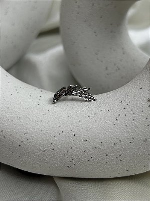 Piercing folha riscada -Titânio