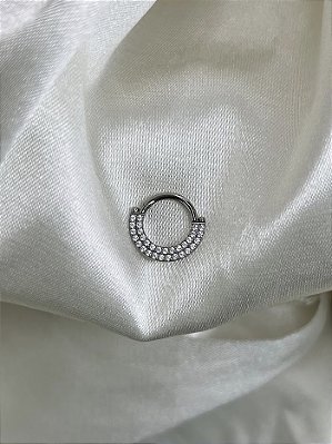 Argola Zircônias Cúbicas duplo Frontal-Titânio