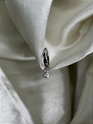 Argola com pingente zircônia -Titânio