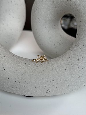 Labret folha zircônias cravejadas PVD Gold- Titânio