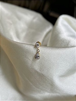 Labret com pingente zircônias PVD Gold -Titânio
