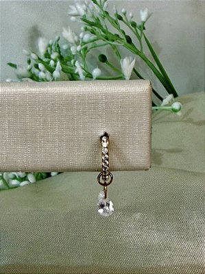 Argola com zirconia e pingentes -Titânio PVD GOLD