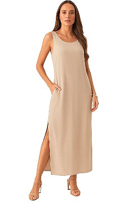 Vestido em Crepe Liso Longo Forrado com Bolsas e Fenda Lateral Cler