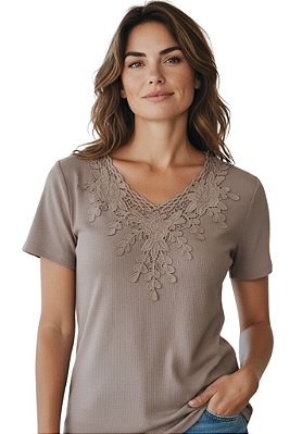 Blusa Bordada estilo Camiseta