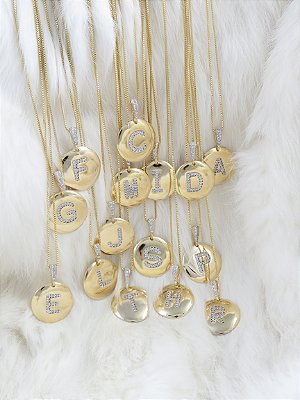 Medalha letra cravejada