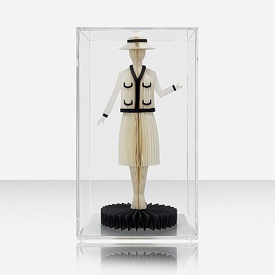 Escultura em Papel sobre Acrílico Mademoiselle Chanel