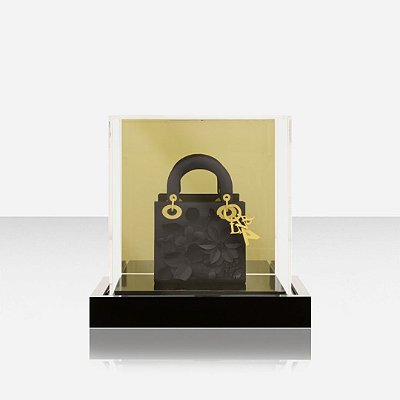 Escultura em Papel sobre Acrílico Lady Dior
