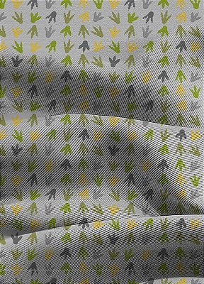 Tecido Blackout Estampa Digital Pegadas Fundo Cinza 1,35m de Largura