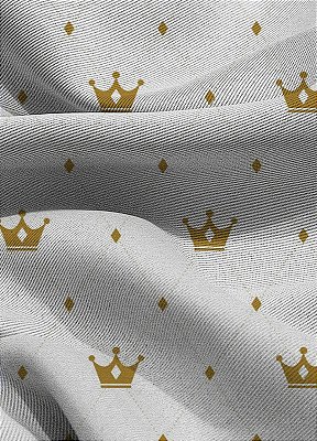 Tecido Blackout Estampa Digital  Coroa Dourada Fundo Branco 1,35m de Largura