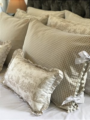Almofadinha com babados Toile de Jouy