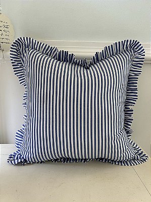 Almofada quadrada 45cm x 45cm com babados