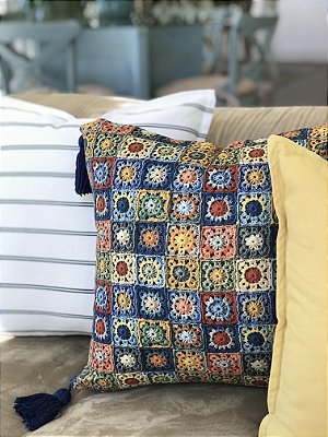 Almofada quadrada estampa digital tipo "Crochê"