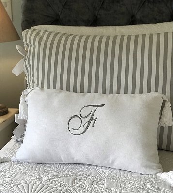 Almofadinha personalizada com bordado