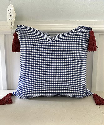 Almofada quadrada 45cm x 45cm com Tassel
