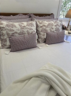 Conjunto Borgonha com fronhas e almofadas