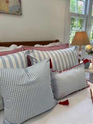 Conjunto Froufrous com 9 peças (fronhas e almofadas)