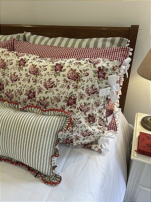 Conjunto Flowers com fronhas e almofadas