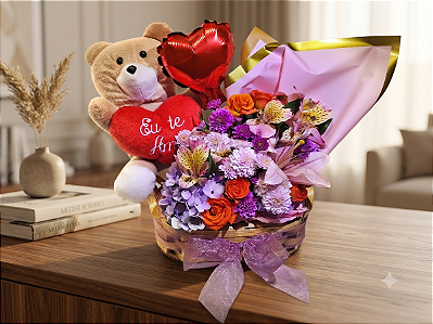 Arranjo de Flores com Urso Eu Te Amo
