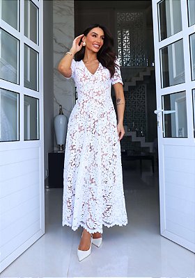 Vestido de Renda Branca e Forro Nude Fabuloso