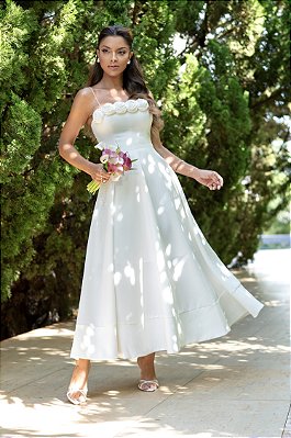 Vestido Midi Off White em Crepe com Aplicações de Rosas Kiara