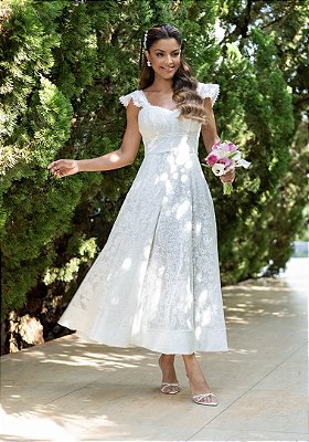 Vestido Midi em Renda Branca com Decote Coração Evelyne