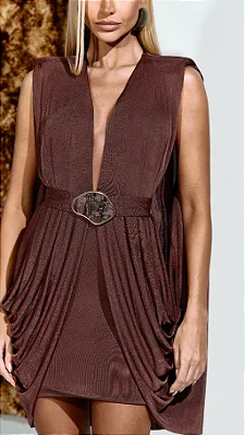 Vestido Curto Capa com Cinto Marrom Charme