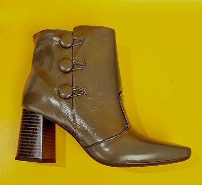 BOTA COURO 121485  VERDE MILITAR