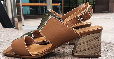 SANDÁLIA COURO 138001 CARAMELO / VERDE MILITAR / DOURADO