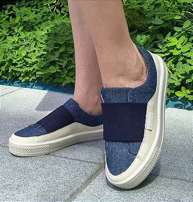 TÊNIS 9354 JEANS MARINHO  COM ELÁSTICO LARGO FACILITANDO O CALCE