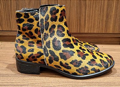 BOTA COURO PÊLO 24401 CARAMELO TEXTURIZADO
ESBANJANDO MUITA OUSADIA E ELEGÂCIA COM ESSA ANIMAL PRINT