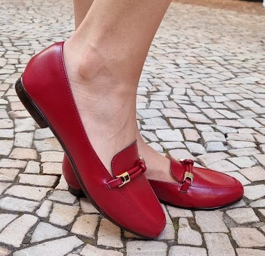 SAPATILHA CONFORTO 655723 VERMELHO / DETALHE DOURADO / PALMILHA ACOLCHOADA , MACIA / RESPIRÁVEL E COM MAIS ABSORÇÃO