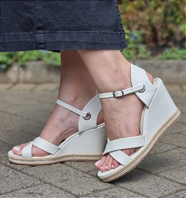 SANDÁLIA  ANABELA VIA UNO 421039 OFF WHITE / CONTORNO CORDA E PEDRAS CRISTAL
