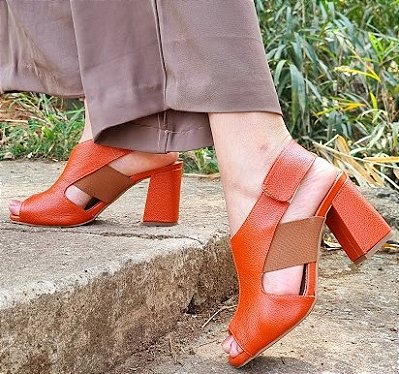 SANDÁLIA  EM COURO 205324 CAJU / FECHO EM  VELCRO