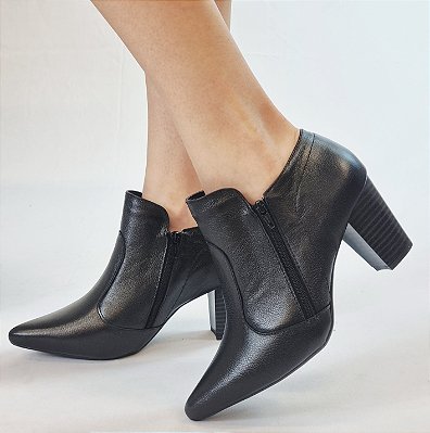 BOTA EM COURO 1131267 PRETA / BICO FINO / SALTO BLOCO