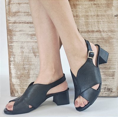 SANDÁLIA EM COURO 045245 PRETO