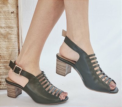 SANDÁLIA CONFORTO EM COURO 981279 MILITAR